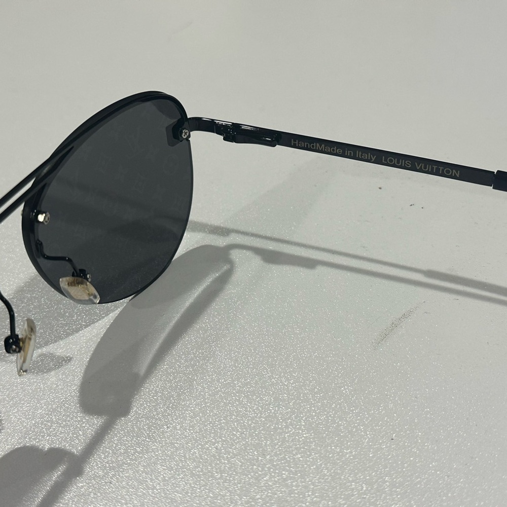 Louis Vuitton Unisex Checkered Black Sunglasses Men’s Women’s Shades LV - Picture 8 of 8